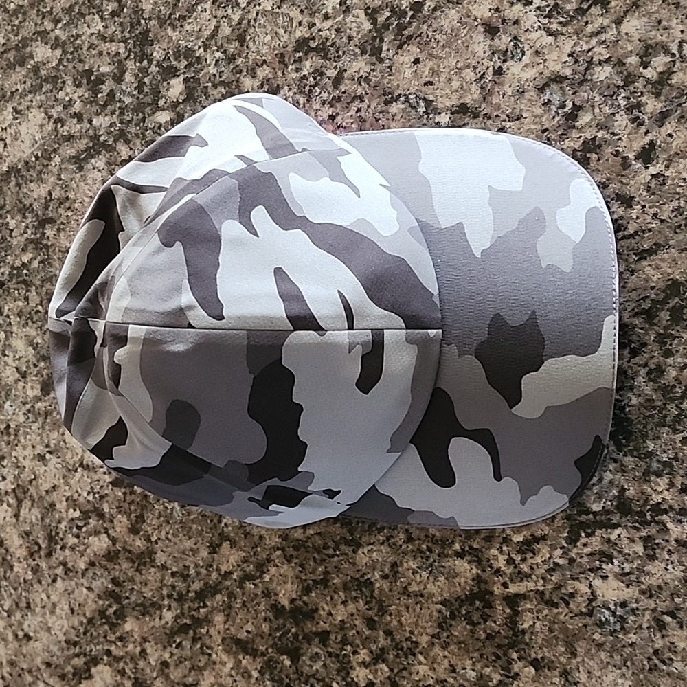 Lululemon fast and free running hat, grey camo.